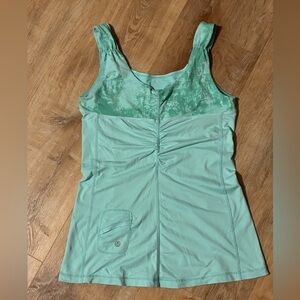 LuluLemon Mint Green Active Tank with Built-In Shelf Bra size 6
